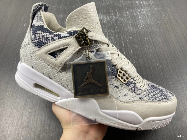 Boostmaster lin Retro 819139-030 Snakeskin Jordan 4 0821